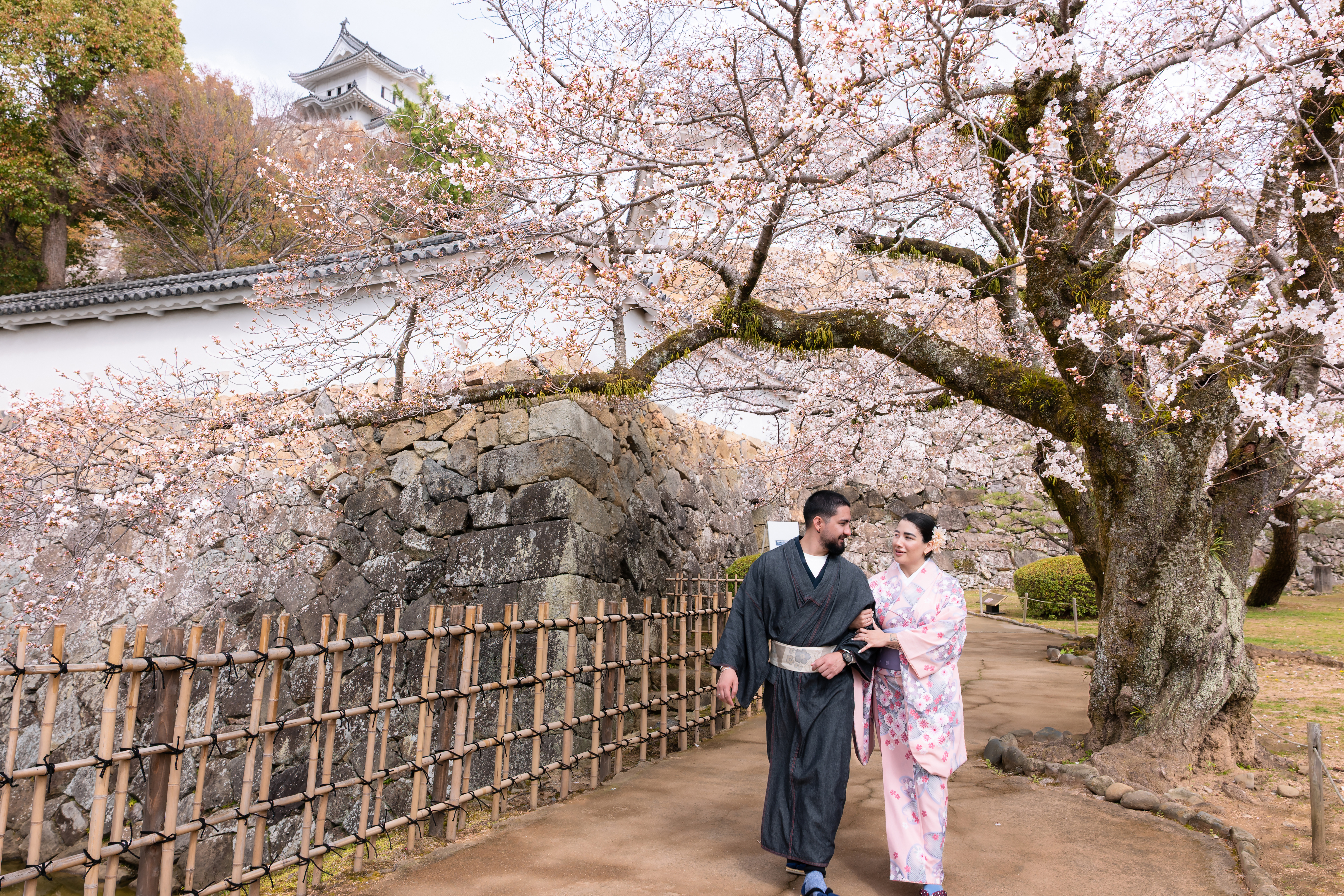 Photo of a study hall area with desks and people studying.